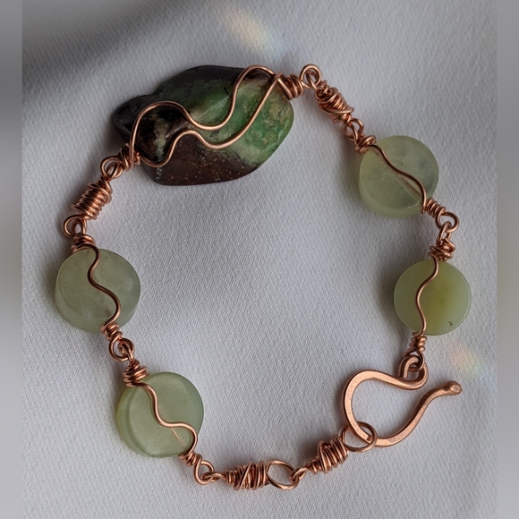 Handcrafted Copper Chain Bracelet With Chrysoprase And Aventurine Gemstones - Picture 5 of 16